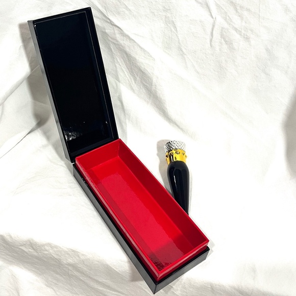 Christian Louboutin Iconic 001 Red Silky Satin Lip Colour Lipstick with Box - Picture 6 of 16